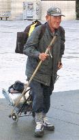 76-year-old man walks around Japan for 300 days